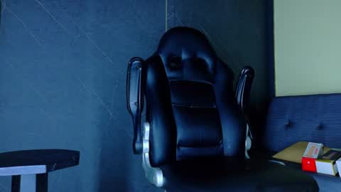 Alan Ferrer online show from April 7, 10:37 am