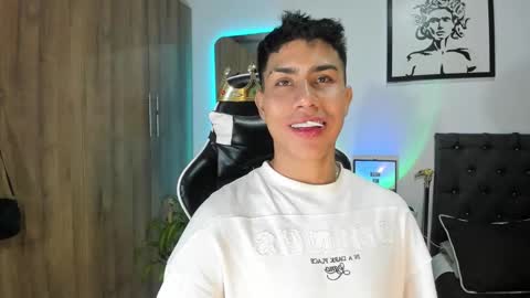 alannaughty_ online show from February 17, 10:03 am