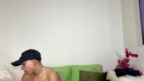 alejo__twinkboy online show from February 5, 4:59 am