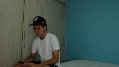 alejo_gray online show from September 24, 3:50 am