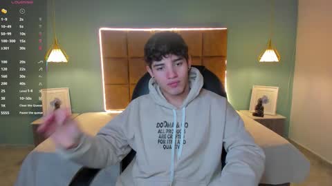 Snapshot of alejootwink chatting on October 9, 3:33 am ALejoo Saenz online show from October 9, 3:33 am
