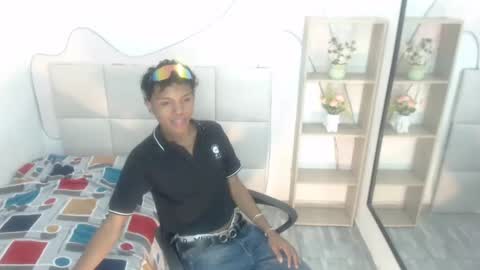 alessandroblack_ online show from July 28, 12:23 pm