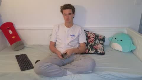 Alex83530 online show from December 18, 8:32 am