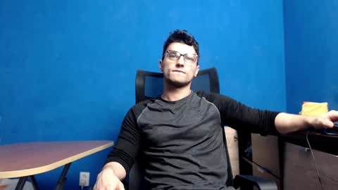 Alex online show from December 2, 9:55 am