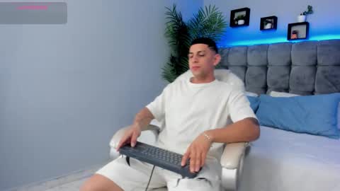 alex online show from March 21, 12:09 pm