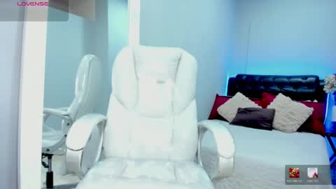 alex online show from June 3, 1:02 pm