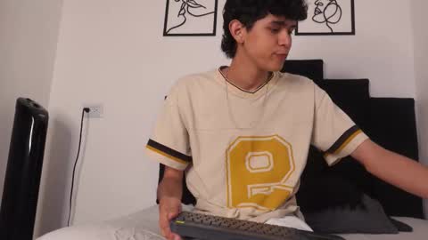 alex_mark_ online show from February 26, 7:37 pm