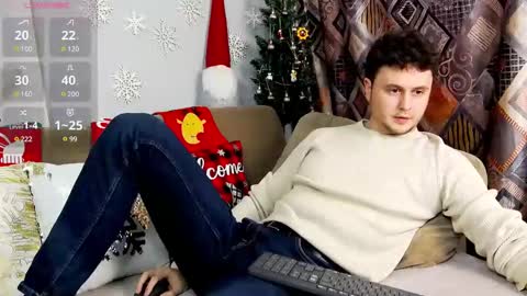 Snapshot of alex_onelove chatting on December 14, 3:47 pm Alex online show from December 14, 3:47 pm