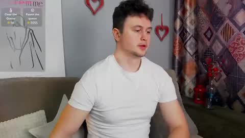Snapshot of alex_onelove chatting on February 14, 7:59 am Alex online show from February 14, 7:59 am