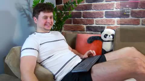 Snapshot of alex_onelove chatting on October 4, 7:46 am Alex online show from October 4, 7:46 am