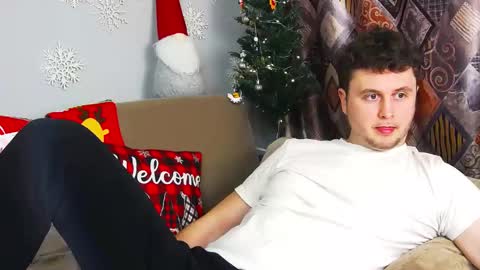 Snapshot of alex_onelove chatting on December 18, 8:47 pm Alex online show from December 18, 8:47 pm