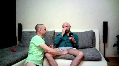 Alex and Tobey online show from January 6, 6:17 am