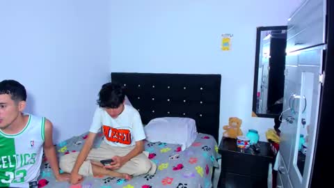 alexander and xiao online show from February 4, 1:56 am