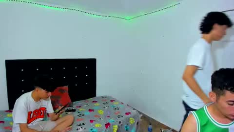 alexander and xiao online show from March 1, 8:42 pm