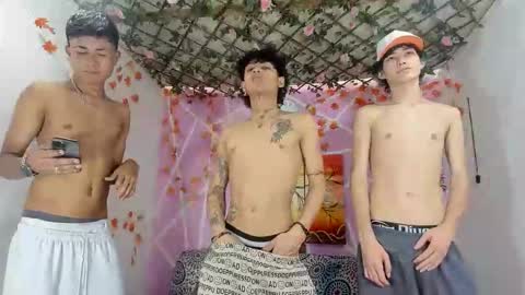 chicos hot online show from December 17, 4:35 pm