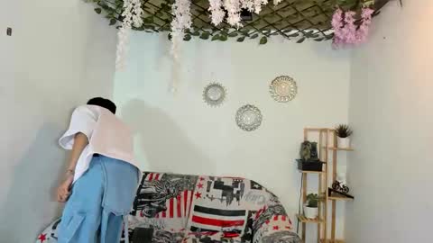 chicos hot online show from December 4, 8:27 pm