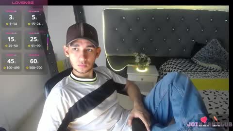 alexiscollinss online show from March 9, 2:50 am