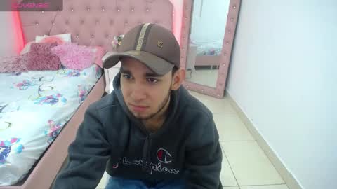 alexiscollinss online show from February 1, 12:26 pm