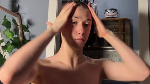 Alex online show from December 10, 3:19 am