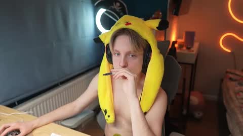 Alexycutie online show from January 11, 6:00 pm