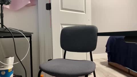 Allergictolove online show from April 12, 3:13 pm