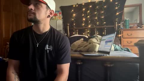 C and S online show from November 17, 5:49 pm