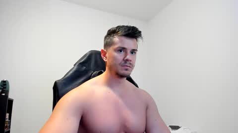 Snapshot of alphagodleatherking92 chatting on March 3, 5:29 am LeatherMaster online show from March 3, 5:29 am
