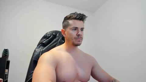 Snapshot of alphagodleatherking92 chatting on December 27, 6:57 am LeatherMaster online show from December 27, 6:57 am