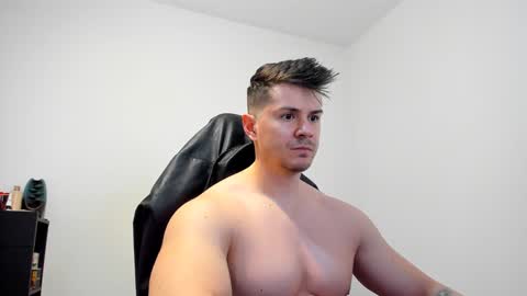Snapshot of alphagodleatherking92 chatting on January 26, 7:53 am LeatherMaster online show from January 26, 7:53 am