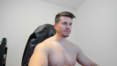 Snapshot of alphagodleatherking92 chatting on January 3, 8:43 am LeatherMaster online show from January 3, 8:43 am