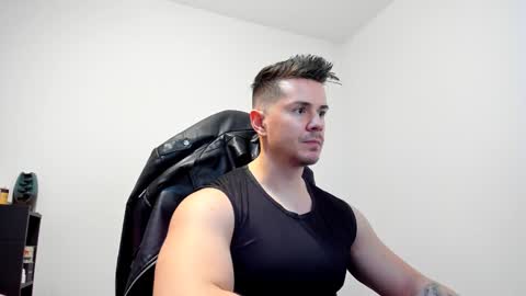 Snapshot of alphagodleatherking92 chatting on January 8, 6:52 am LeatherMaster online show from January 8, 6:52 am