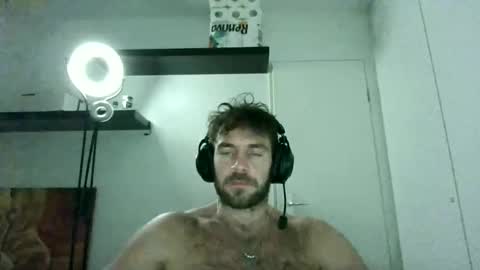 alphah_hunk online show from December 3, 4:13 pm