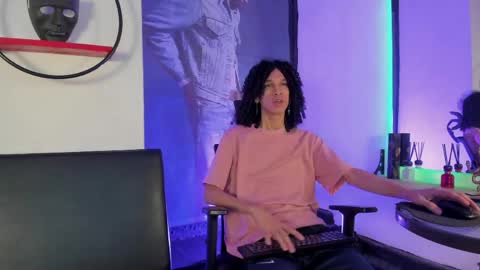 anddy_hugecock online show from May 14, 1:09 pm