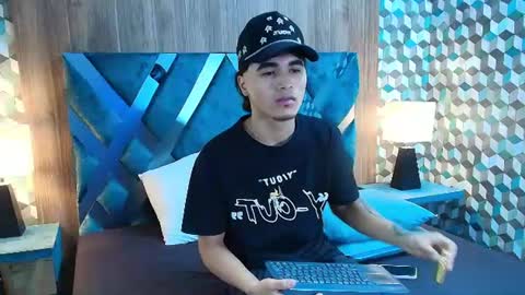 Andreao online show from August 9, 11:10 pm