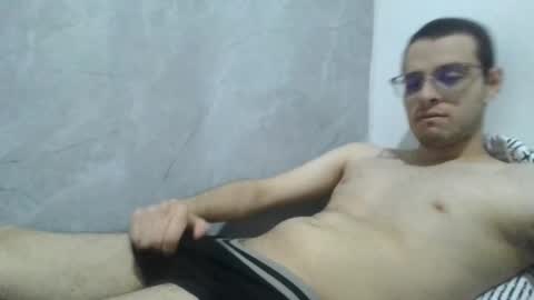 andres129494 online show from March 9, 1:43 am