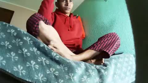 andrescaraballo18 online show from October 1, 2:26 am