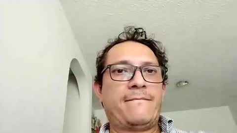 andresfloga online show from March 17, 2:30 pm