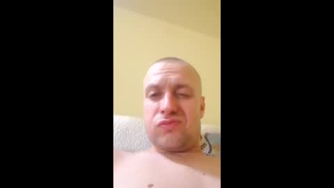 andrew3356577 online show from May 10, 5:03 pm
