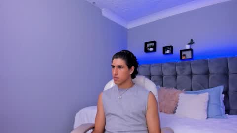 ANDREW online show from December 5, 8:16 pm