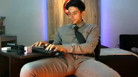 Andrew online show from November 22, 3:28 am