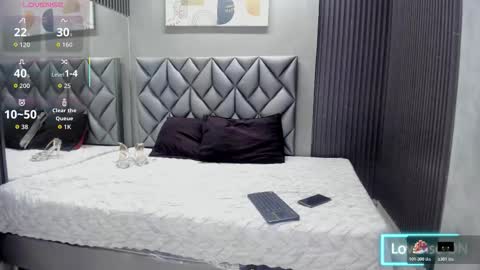 Andrew Taylor0 online show from November 25, 5:53 am