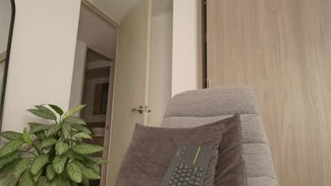 ANDREW WEST online show from April 19, 6:54 pm