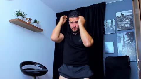 Andrew Diaz online show from November 21, 6:45 am