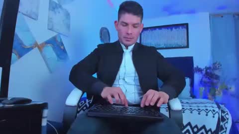 andrewstelee online show from March 8, 3:05 am