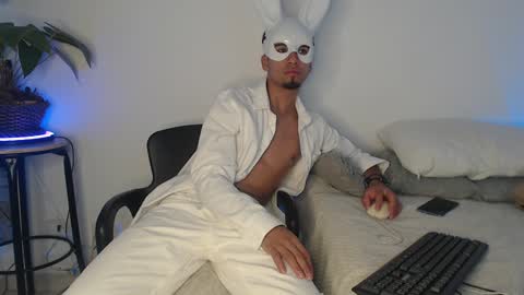 Andy online show from December 2, 8:42 pm