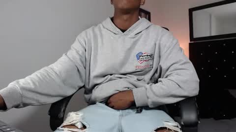 andy_smith333 online show from March 9, 11:35 pm