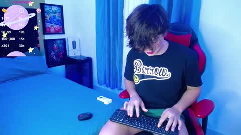 Snapshot of andyboy_19 chatting on March 6, 10:58 pm andy online show from March 6, 10:58 pm