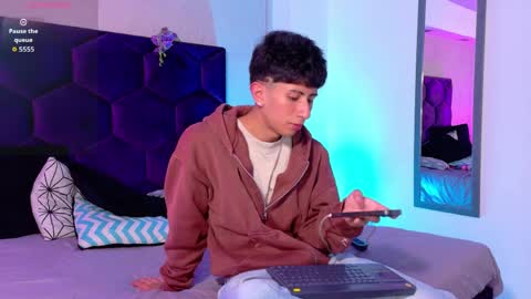 andyjustgame  online show from April 3, 4:09 am