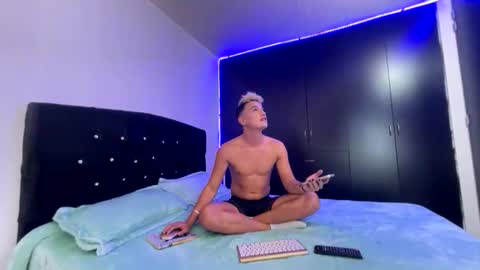 Its Andy Bitch online show from March 4, 8:27 pm