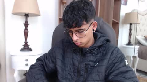 andyxibrat online show from April 1, 11:56 am